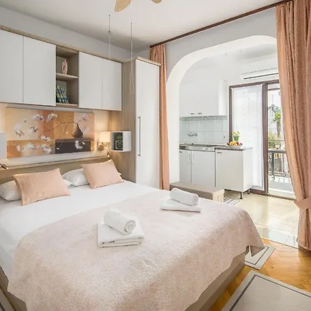 Katana Apartment *
