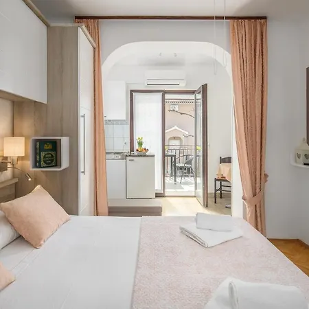 Katana Apartment *