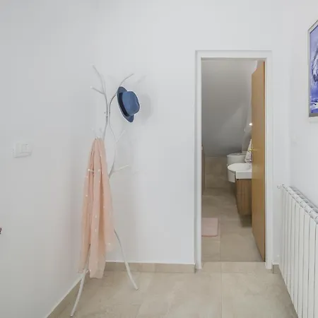 Katana Apartment *